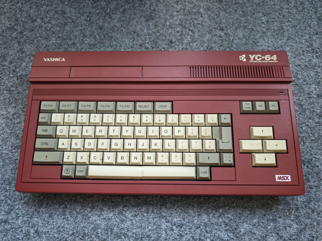 Harvinainen Yashica YC-64 kotitietokone