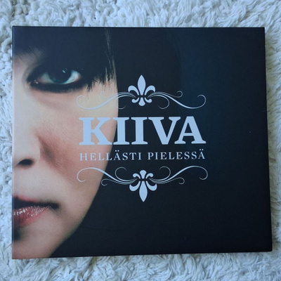 Kiiva: Hellästi pielessä, CD.