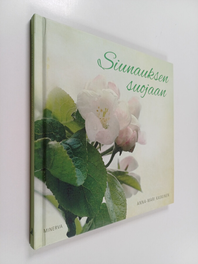 Anna-Mari Kaskinen ym. : Siunauksen suojaan