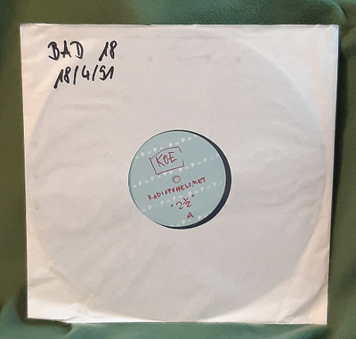 koelevy: RADIOPUHELIMET - "2½" LP
