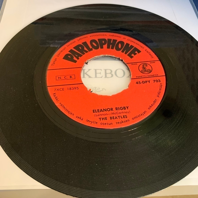 THE BEATLES: Eleanor Rigby * Yellow Submarine * FIN 1966