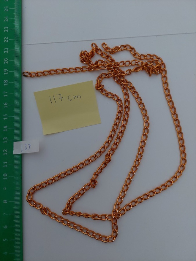 helmi 137 : askarteluketju 117 cm kullanvärinen