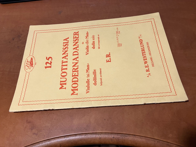 VANHA NUOTTIVIHKO 125 MUOTITANSSIA HYVÄ