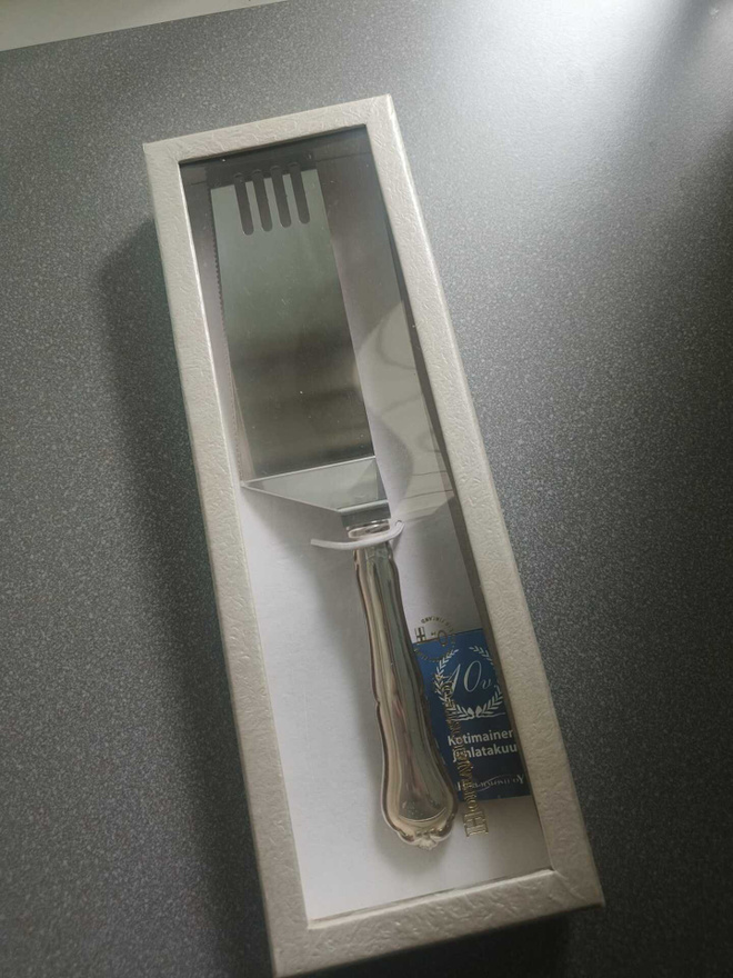 Chippendale voileipäkakkuotin