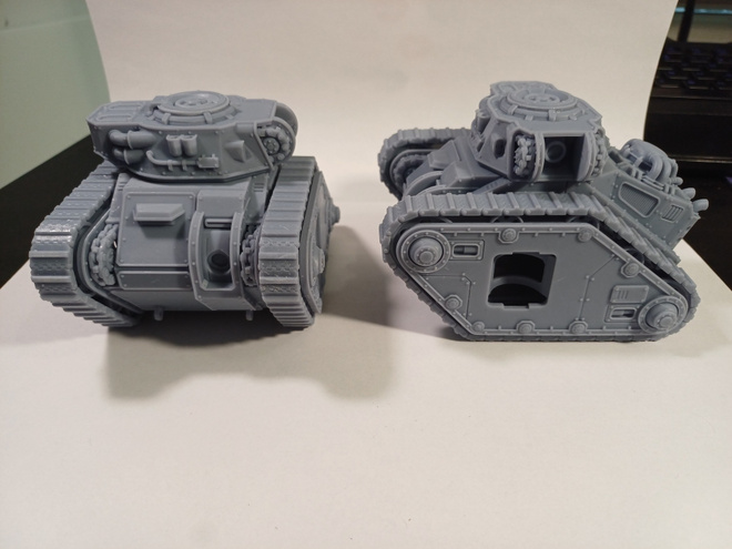 Grimdark sci-fi wargame/pöytäsotapeli tyylisiä minejä