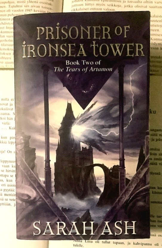 Sarah Ash - Prisoner of Ironsea Tower (paperback)