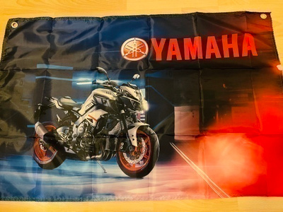 Mainoslippu Yamaha