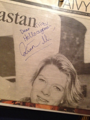 Linn Ullmann nimikirjoitus lehtikuvassa