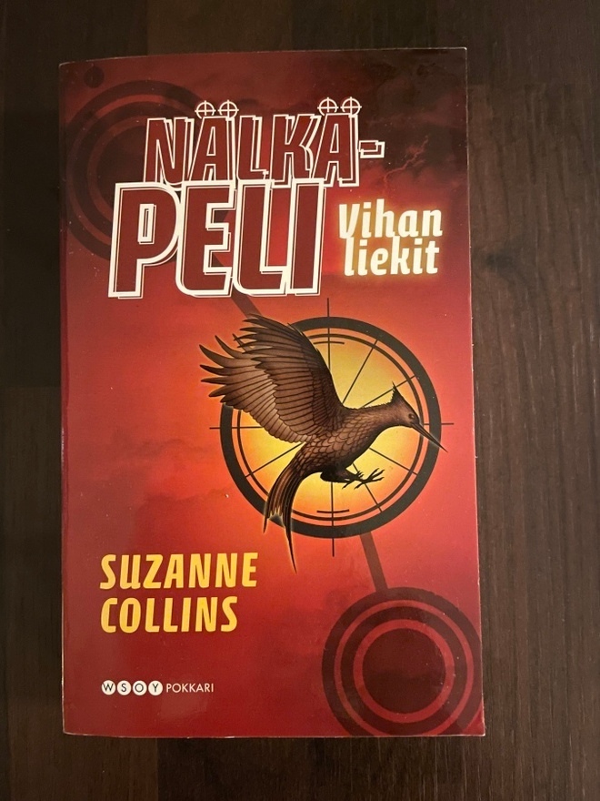 Susanne Collins Nälkäpeli vihan liekit pokkari