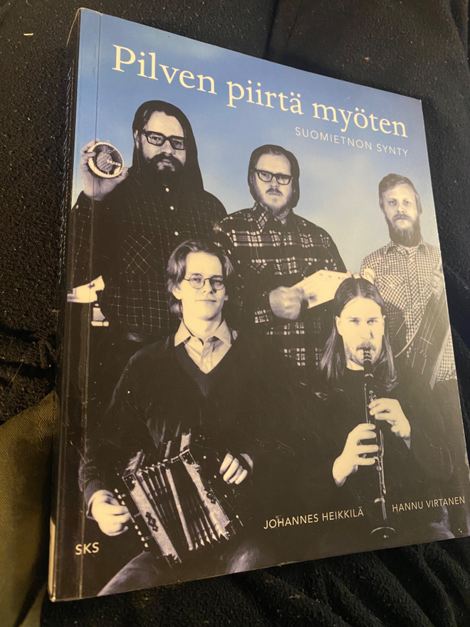 Pilven piirrä myöten. Suomietnon synty