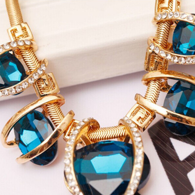 1700 .. 14k Kulta Duble Vogue Oval Blue Crystal .. Kaulakoru