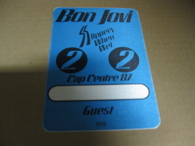 BON JOVI - CAP CENTRE -87 BACKSTAGE PASSI .