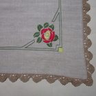 Käsinkirjailtu vanha mummolan pöytäliina 88 x 78 cm - pikkukuva 2