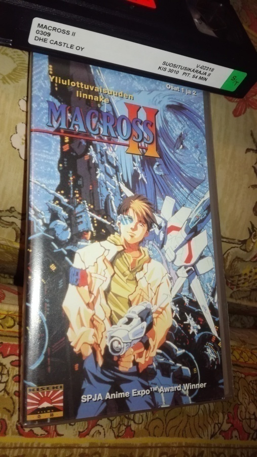Yliulottuvaisuuden linnake MACROSS II  osat 1&2