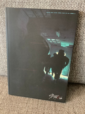 STRAY KIDS:I AM NOT ( I Am version)  K-pop