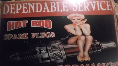 Peltikyltti Hot Rod spark plugs. Pin-Up