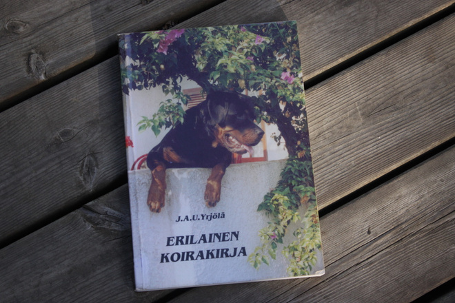 J.A.U. Yrjölä Erilainen koirakirja A1