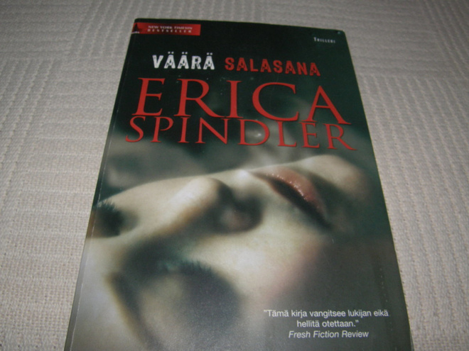 Erica Spindler Väärä salasana  -pok