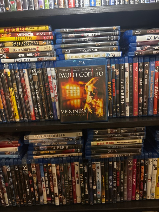 Paulo Coelho Veronika päättää kuolla
