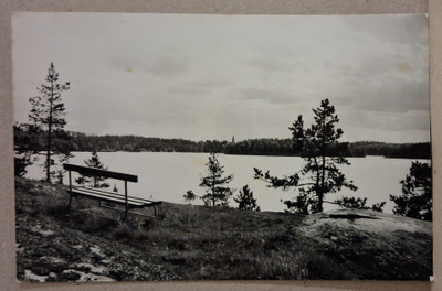 Karjalohja: Rantamaisema *** (1438)