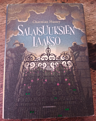 Charmian Hussey: Salaisuuksien laakso