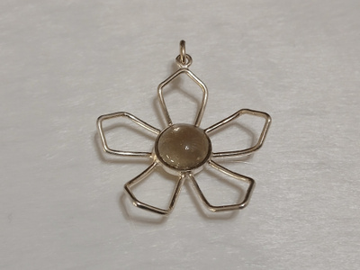 Kotimainen Design Hopea riipus kivillä KI 925