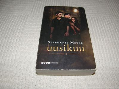 Stephenie Meyer Uusikuu  -pok