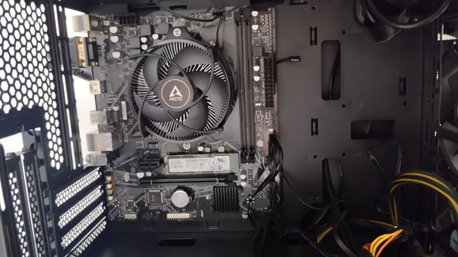 GIGABYTE A520M K V2 & 256GB SSD M.2