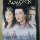 AVALONIN USVAT ( Anjelica Huston ) - pikkukuva 1