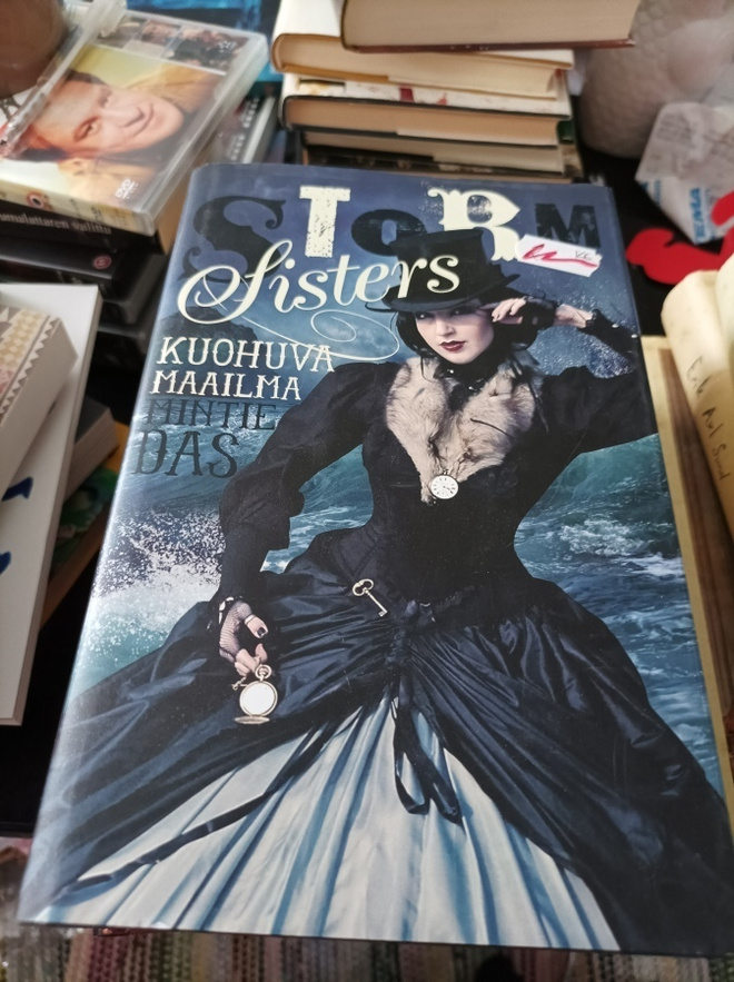 Mintie Das Storm sisters Kuohuva maailma