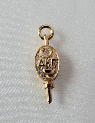 Delta Kappa Gamma rintakoru 5-11-29