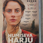 Andrea Arnold: HUMISEVA HARJU (2011) Kaya Scodelario - pikkukuva 1