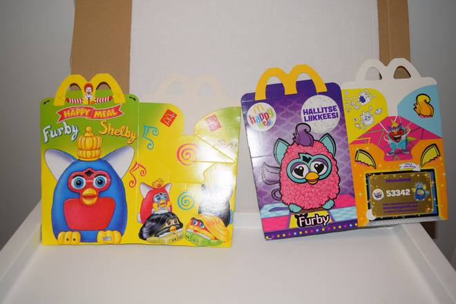 Mcdonalds's Happy meal laatikko furby x2
