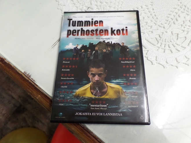 Tummien perhosten koti dvd. ¤