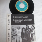 PIENET MIEHET pikkukylässä / elokuun viimeiset päivät v 1988 - pikkukuva 1