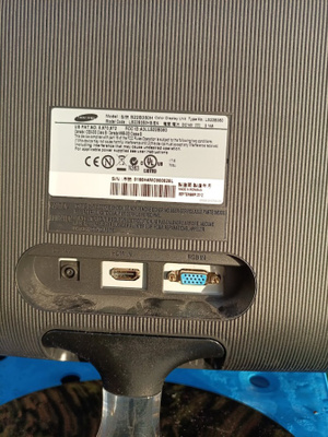 Samsung S22B350H SYNCMASTER NÄYTTÖ.