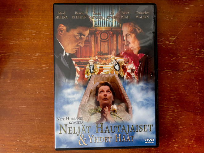 Neljät hautajaiset & Yhdet häät DVD