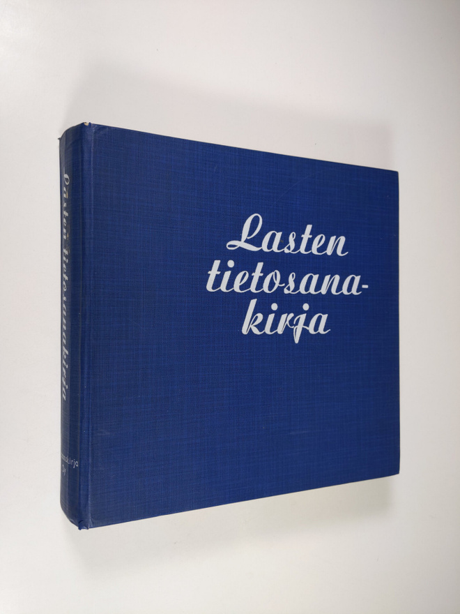 Leena Helka : Lasten tietosanakirja