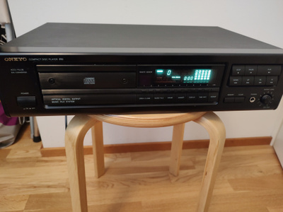 Onkyo DX-704 cd -soitin