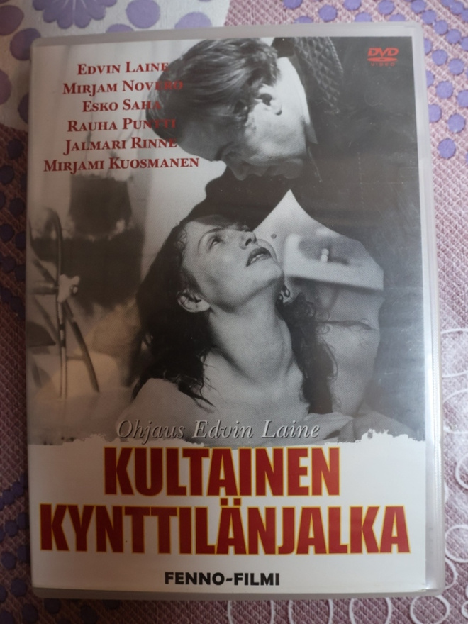 Kultainen kynttilänjalka DVD