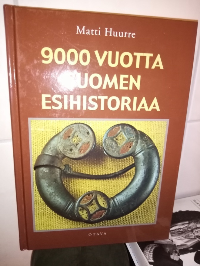 HUURRE :  9000 VUOTTA SUOMEN ESIHISTORIAA ( SIS POSTIKULU
