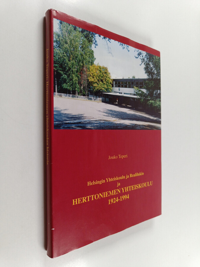 Jouko Teperi ym. : Helsingin yhteiskoulu ja realilukio ja...