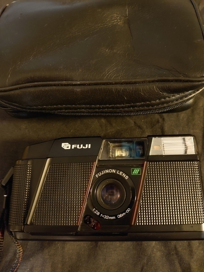 Fuji DL-200 filmikamera, siisti