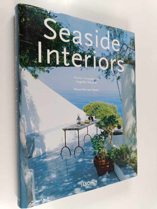 Seaside interiors = interieurs de la cote = häuser am meer