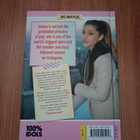 Ariana Grande fanikirja - pikkukuva 4