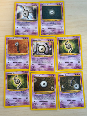 8 eri Unown-korttia Neo Destiny -sarjasta