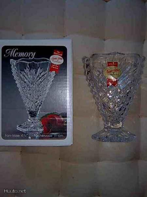 MEMORY * ANNA HUTTE * KRISTALLIVAASI * 11 CM