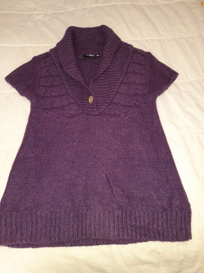 Violetti lyhythihainen neule / neuleliivi koko 140 cm