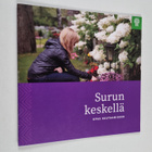 Surun keskellä : Opas hautaamiseen - pikkukuva 1