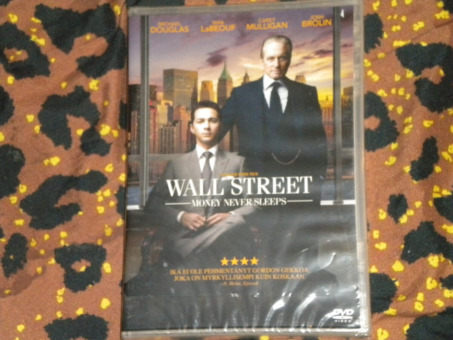 DVD - WALL STREET - Money Never Sleeps - 2010  MINT